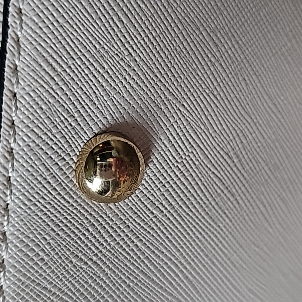 Handbag - Picture 10 of 16
